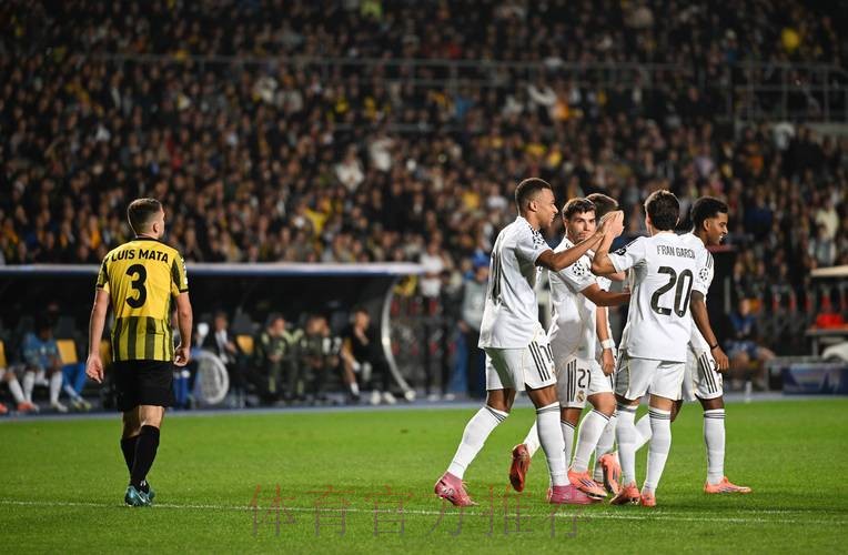 世体:皇马近4场比赛只进1球 进攻表现令人担忧 世体:皇马近4场比赛只进1球 进攻表现令人担忧