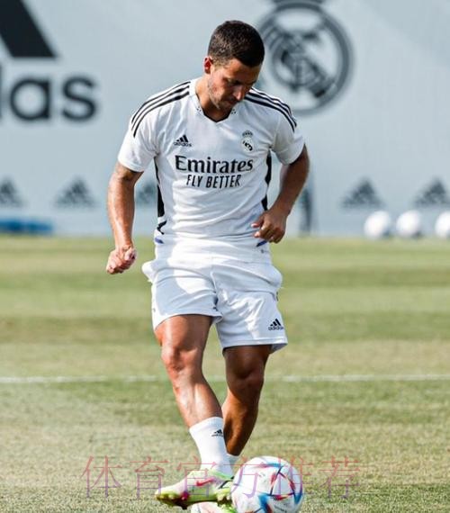 记者:阿扎尔参加了本周日皇马的完整训练 记者:阿扎尔参加了本周日皇马的完整训练